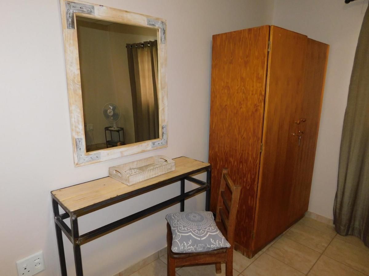 Meteorite Rest Camp Ξενοδοχείο Grootfontein Εξωτερικό φωτογραφία