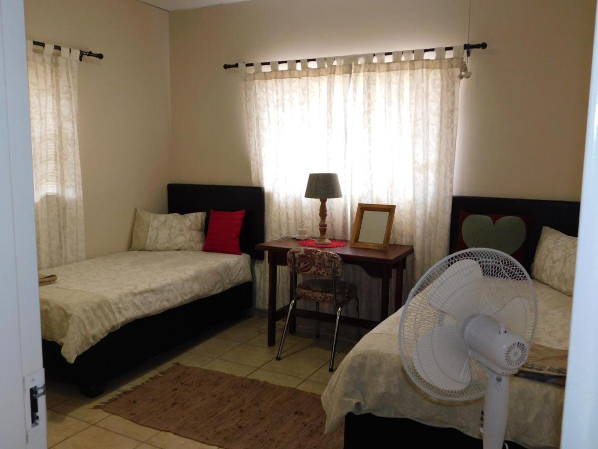 Meteorite Rest Camp Ξενοδοχείο Grootfontein Εξωτερικό φωτογραφία
