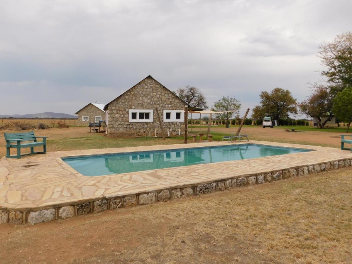 Meteorite Rest Camp Ξενοδοχείο Grootfontein Εξωτερικό φωτογραφία