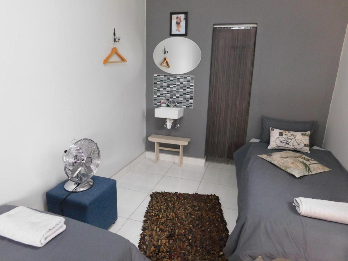 Meteorite Rest Camp Ξενοδοχείο Grootfontein Εξωτερικό φωτογραφία