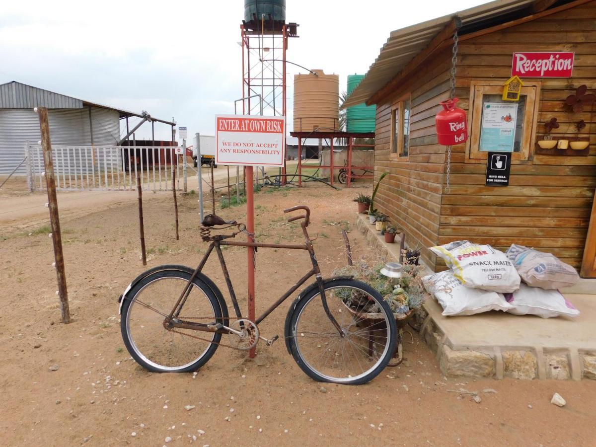 Meteorite Rest Camp Ξενοδοχείο Grootfontein Εξωτερικό φωτογραφία