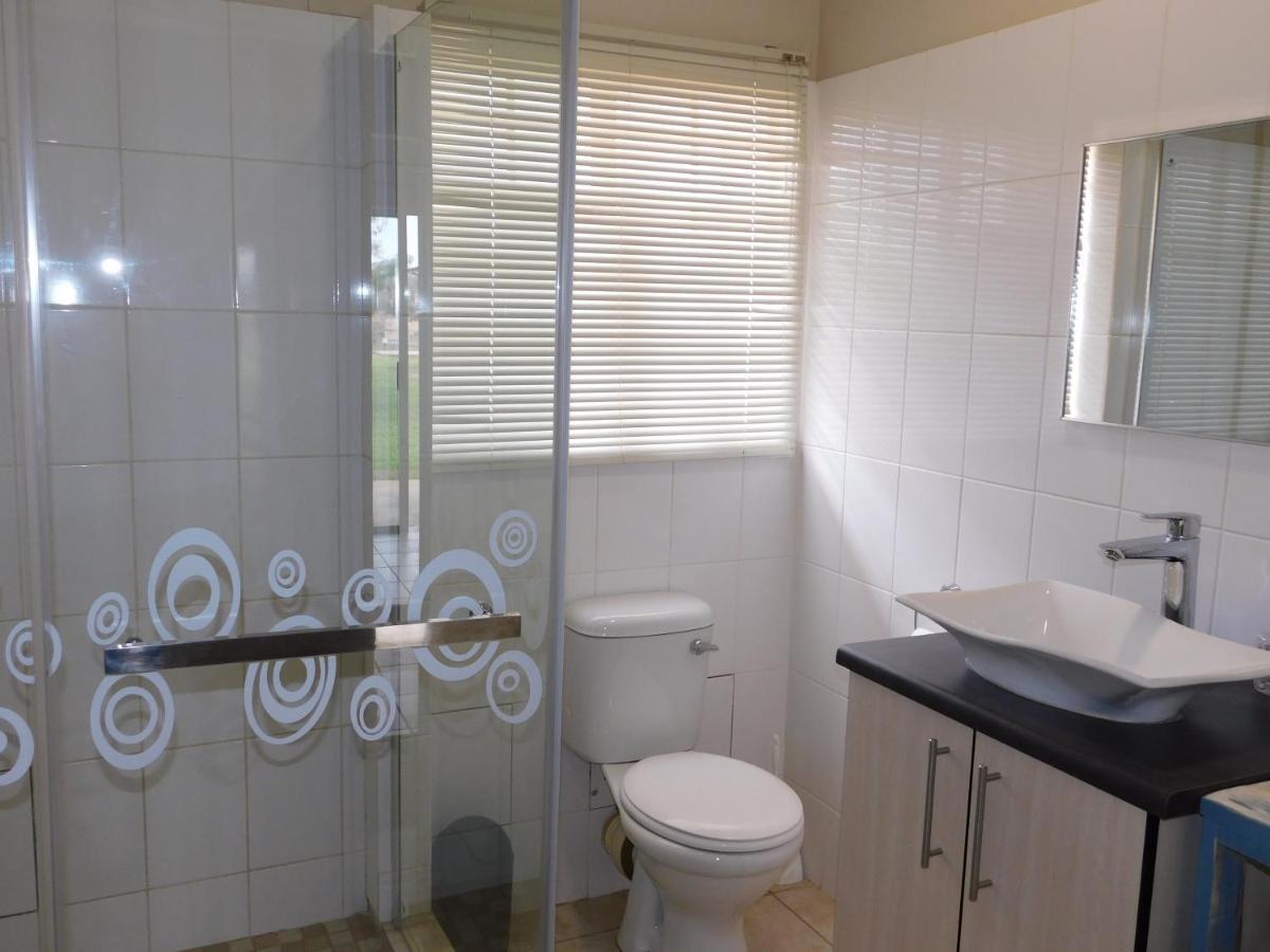 Meteorite Rest Camp Ξενοδοχείο Grootfontein Εξωτερικό φωτογραφία